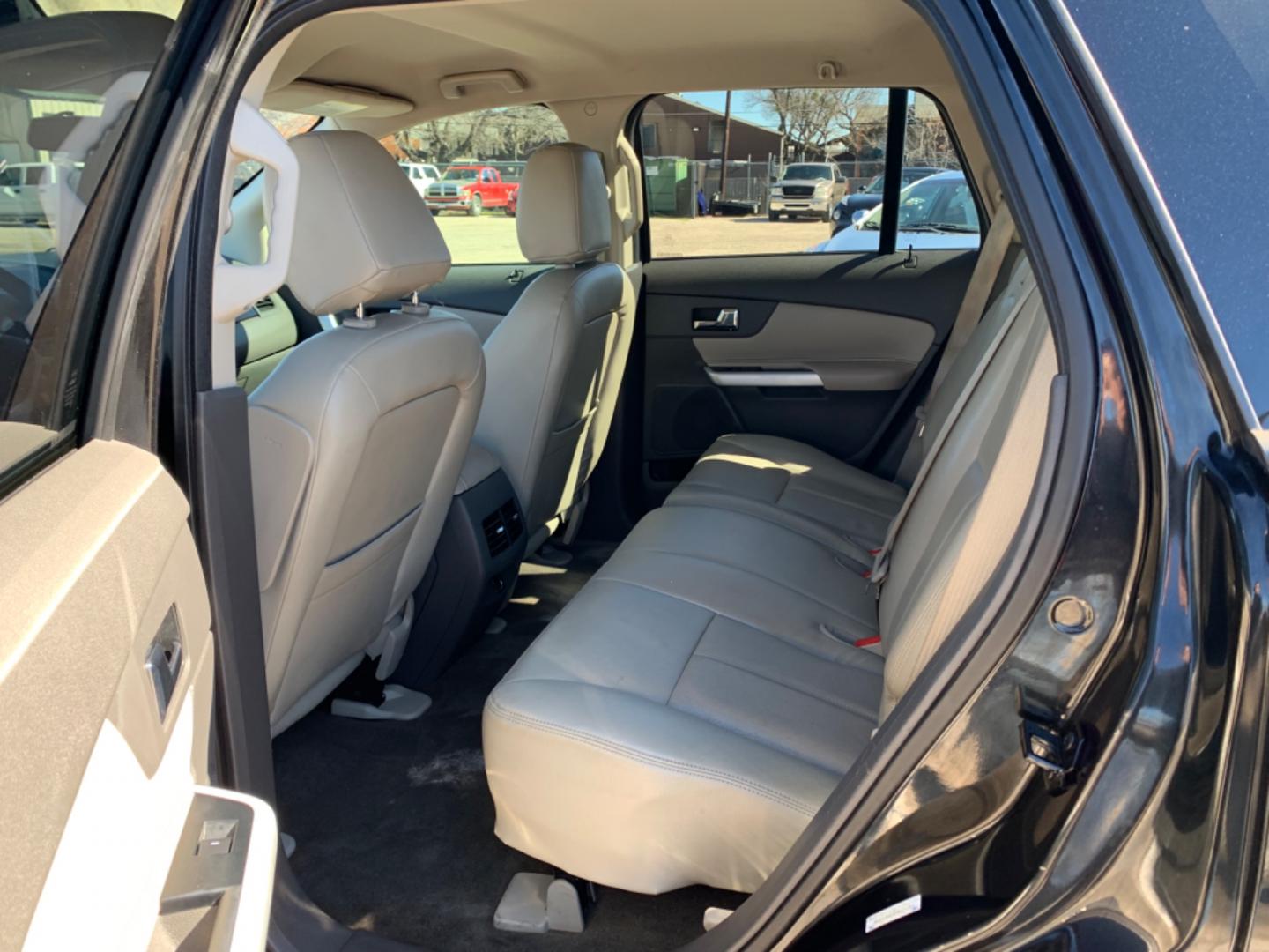 2013 Black /Tan Ford Edge (2FMDK3GC5DB) with an V6 - 3.5L 3496cc 213ci GAS MFI vin C - 4 valve DOHC engine, AUTOMATIC transmission, located at 1830 North Belt Line Road, Irving, TX, 75061, (469) 524-0199, 32.834373, -96.993584 - Photo#8